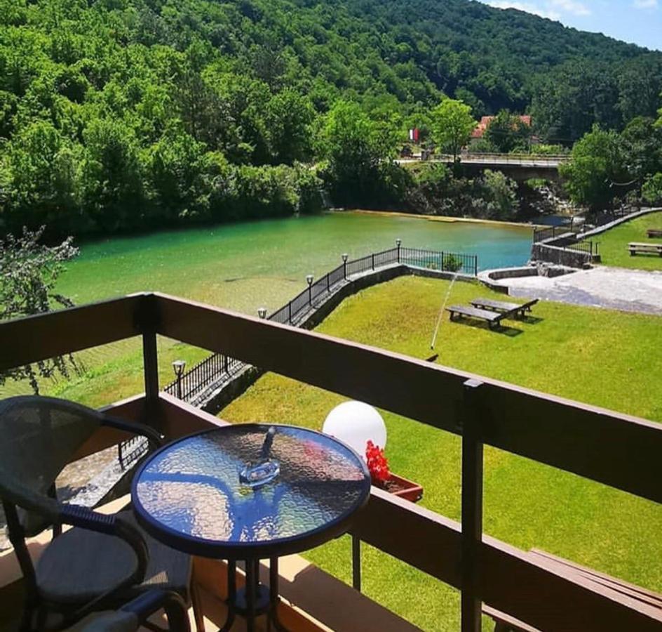Jazina Hotel Требинье Экстерьер фото